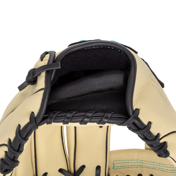 Marucci Oxbow 11.75" Baseball Glove: MFG3OX44A4-CM/BK