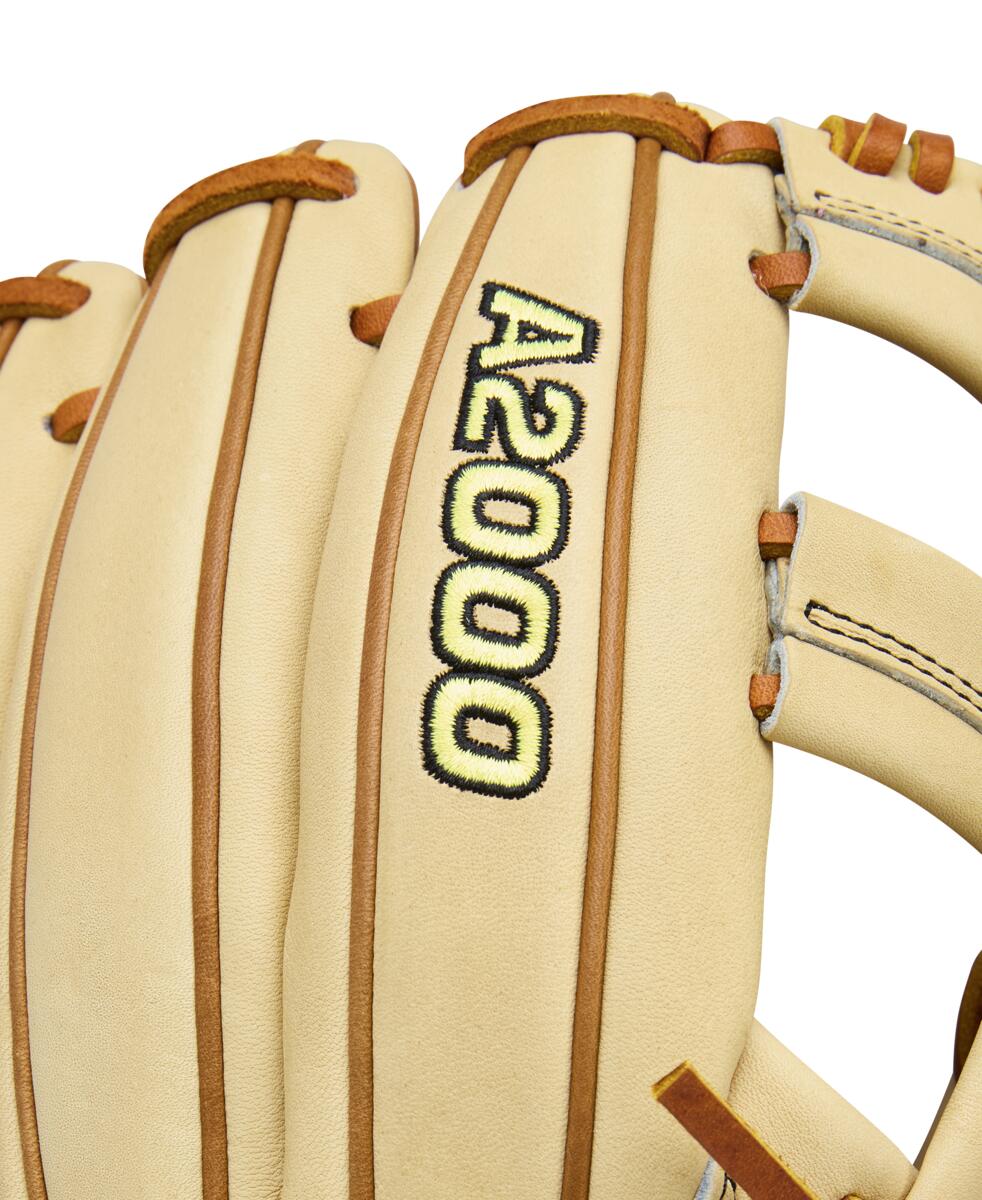Wilson 2026 A2000 Classic EL3 11.75" Baseball Glove WBW1041141175